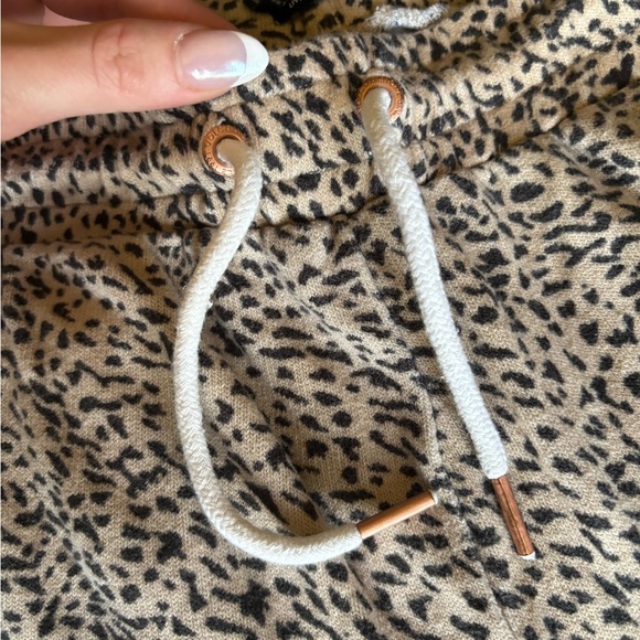 Cheetah Print Volcolm Pants - Picture 4 of 5